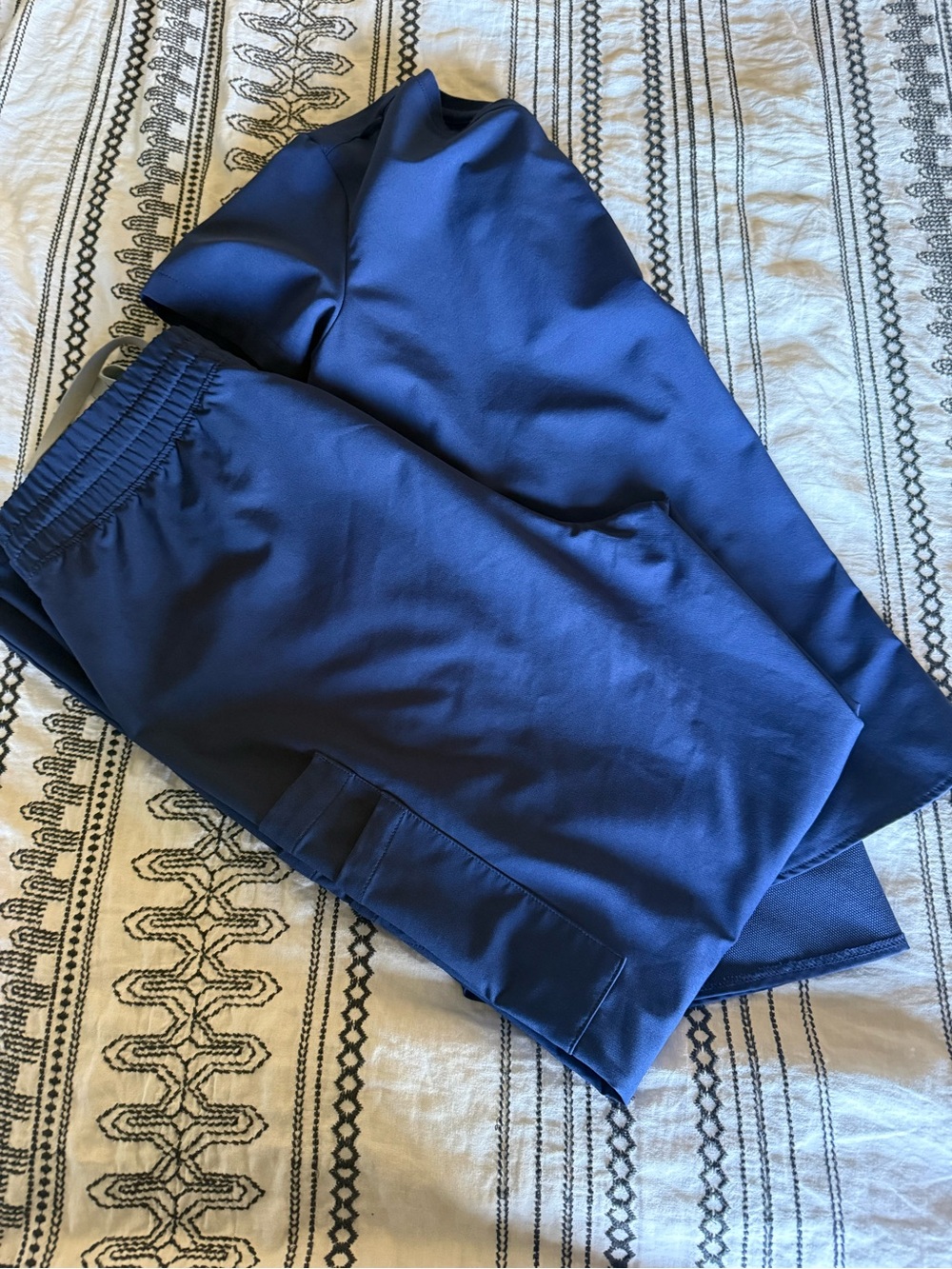Women's Navy Blue scrub set - Picture 2 of 5